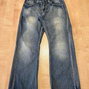 Helix Relaxed Bootcut Iron Cross Pocket Jeans 32x30